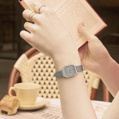 Casio Vintage LA670WEM